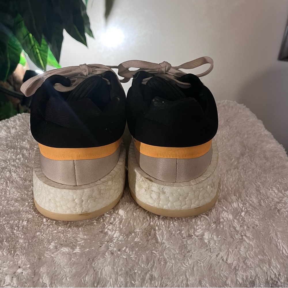 Adidas - Picture 2 of 8